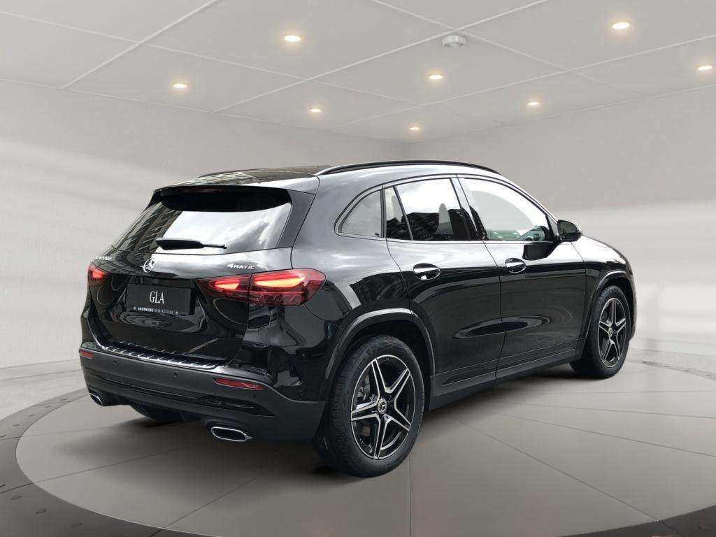 Mercedes-Benz GLA 220