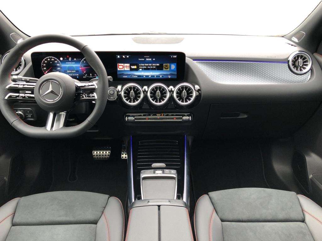 Mercedes-Benz GLA 220
