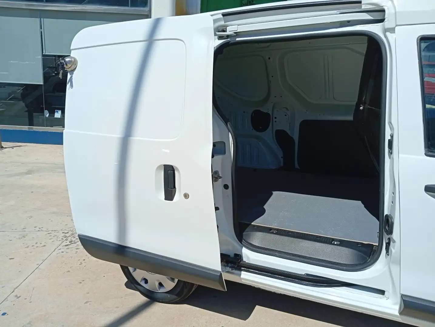 Dacia Dokker Comercial Van 1.6 GLP Essential 75kW Blanco - 2