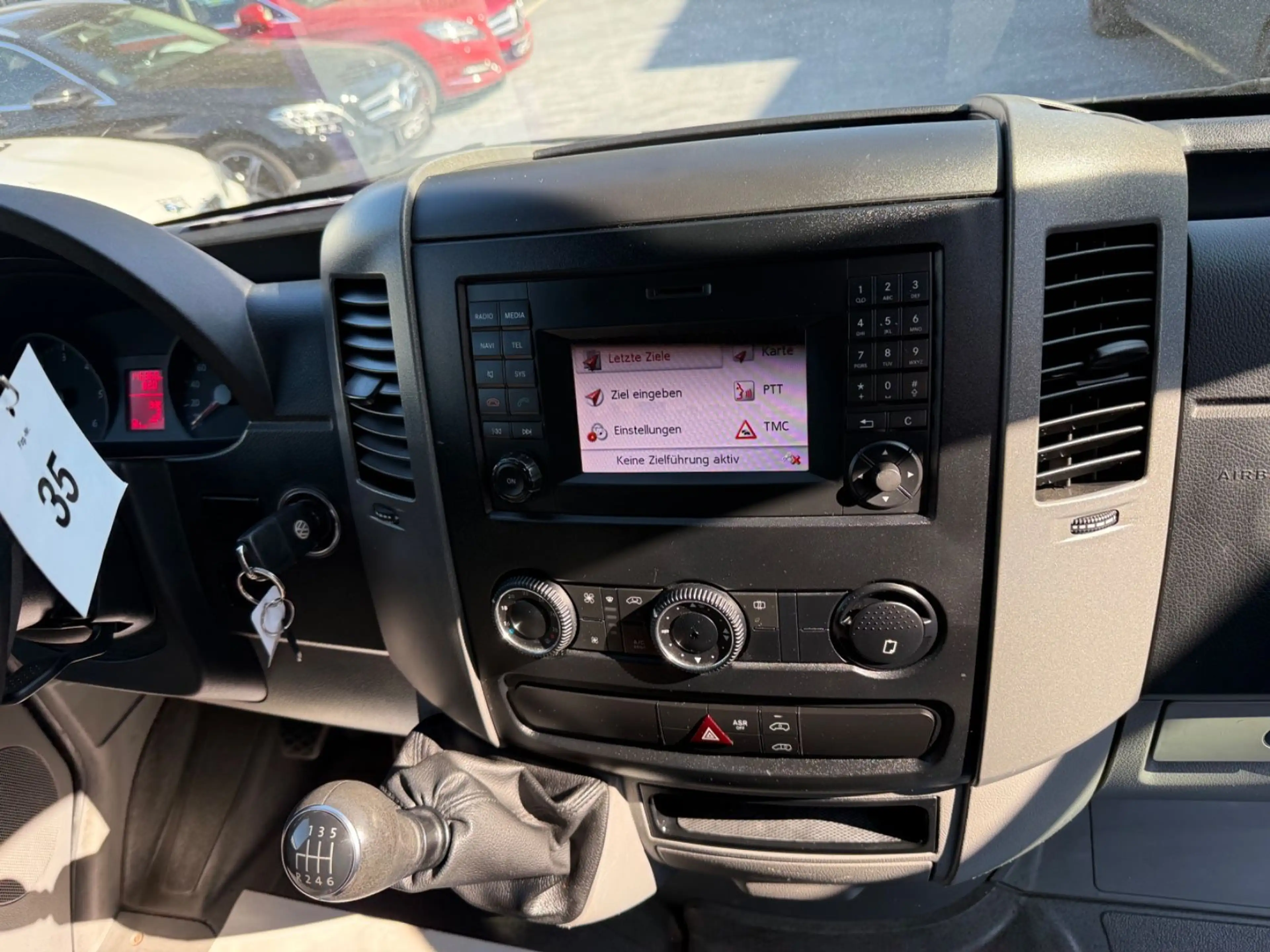 Volkswagen Crafter Kasten 35 mittel L2H2 Hochdach*NAVI*KAM — photo 12