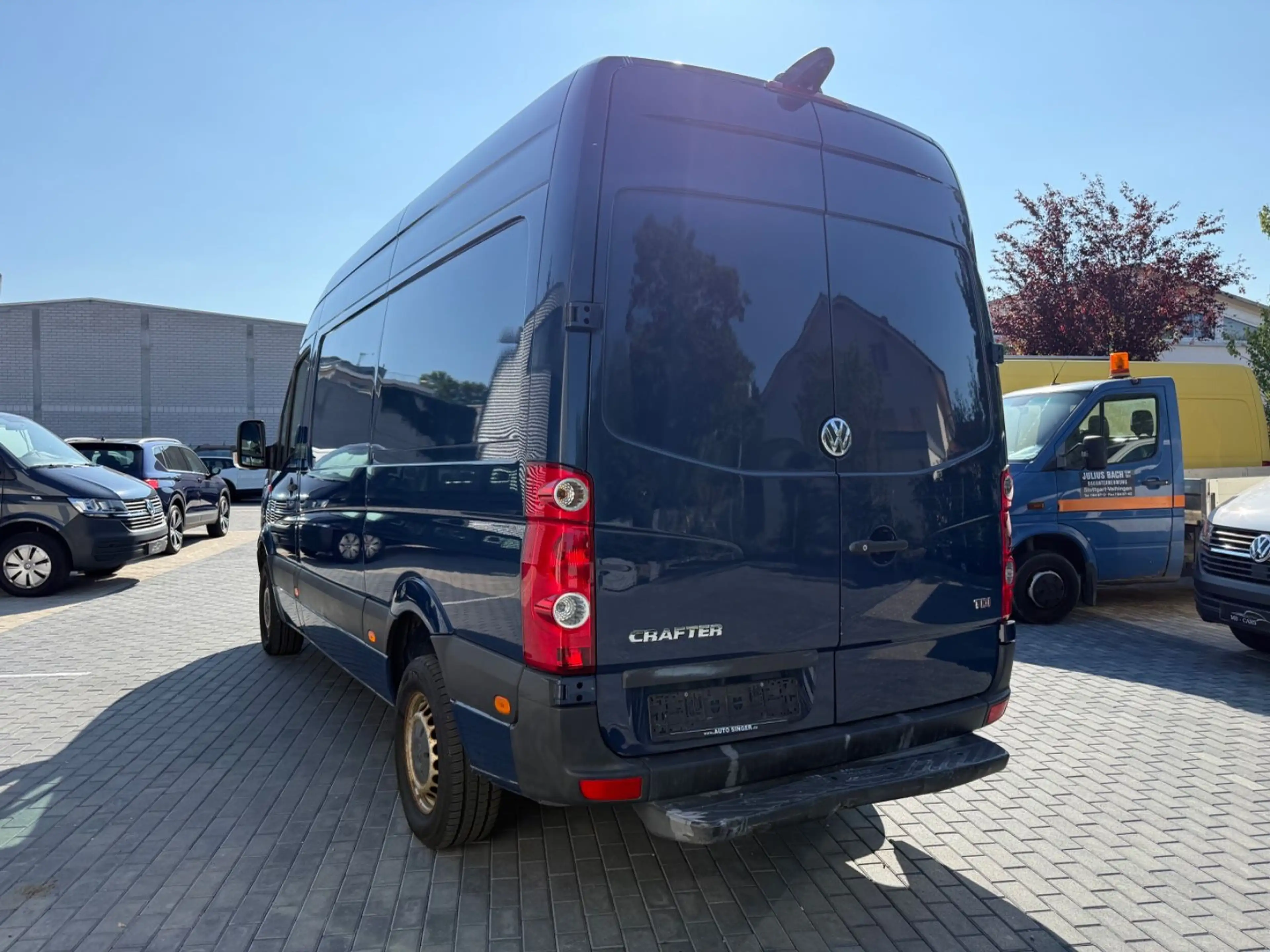 Volkswagen Crafter Kasten 35 mittel L2H2 Hochdach*NAVI*KAM — photo 4
