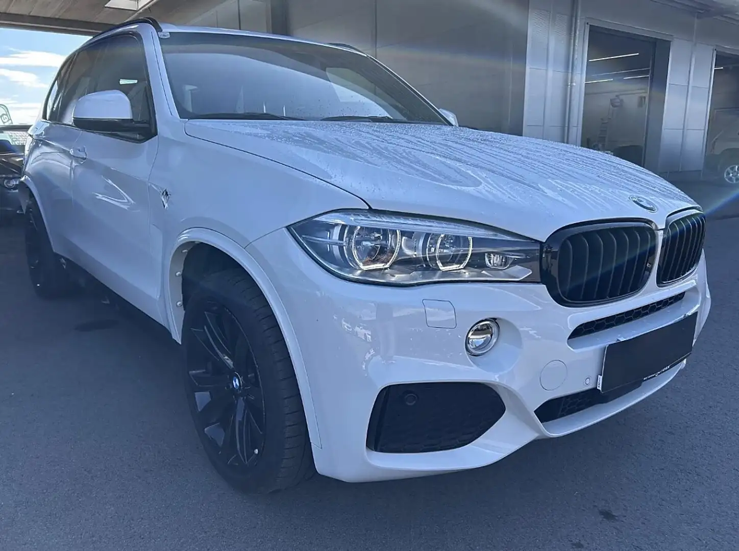 BMW X5 xDrive40e Sport-Paket M Aut. Weiß - 1