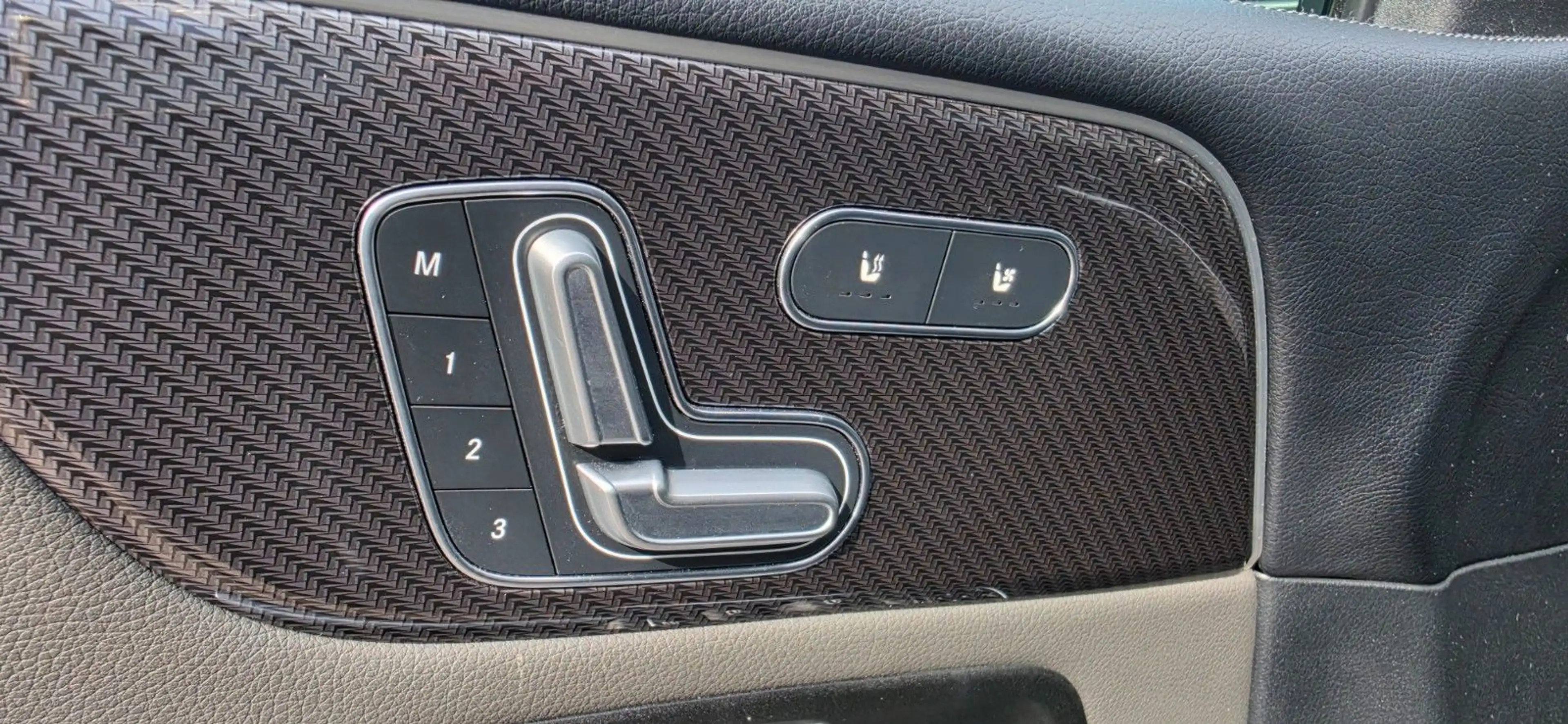 Mercedes-Benz GLB 250 *AMG-PAKET*ACC*ASSIST*AMBIENTE*BURMESTER* — photo 11