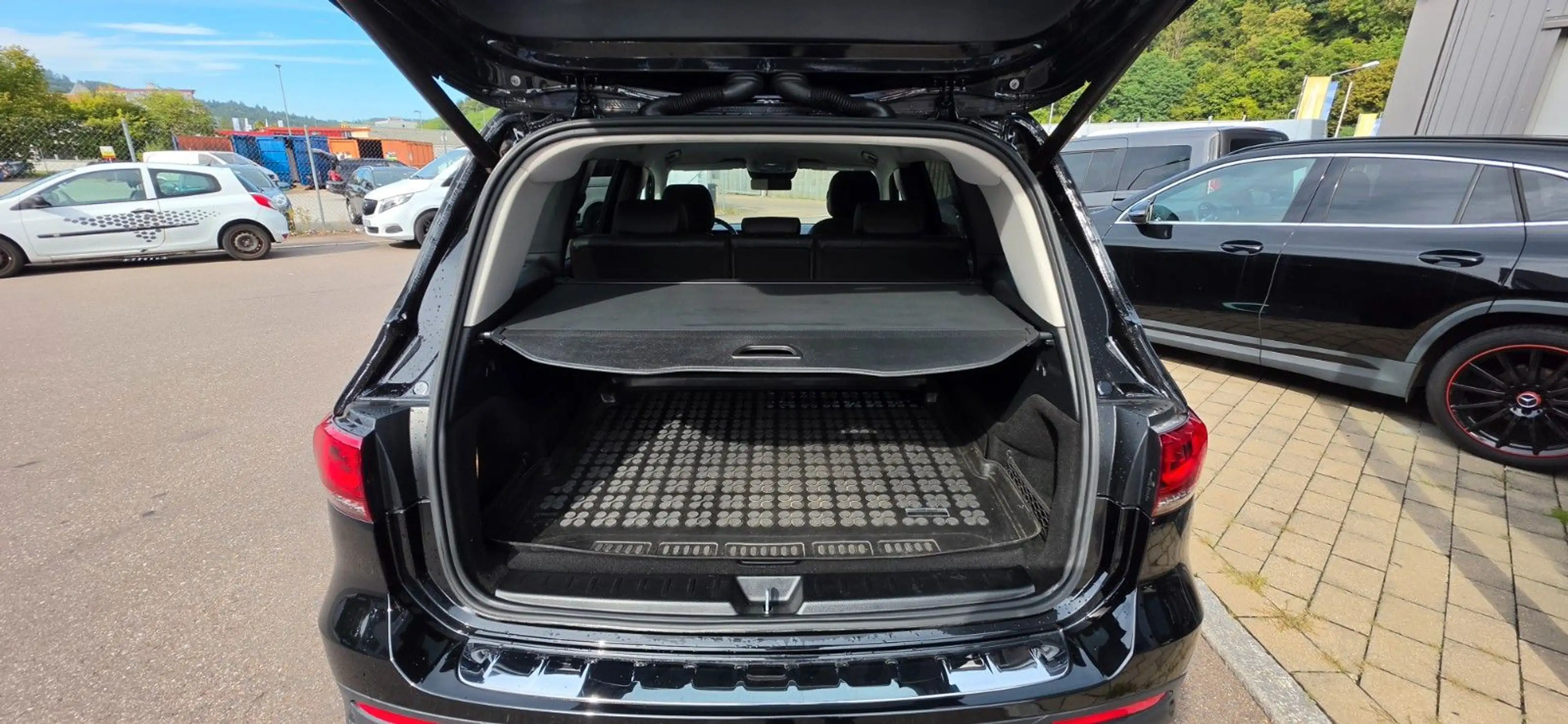 Mercedes-Benz GLB 250 *AMG-PAKET*ACC*ASSIST*AMBIENTE*BURMESTER* — photo 14