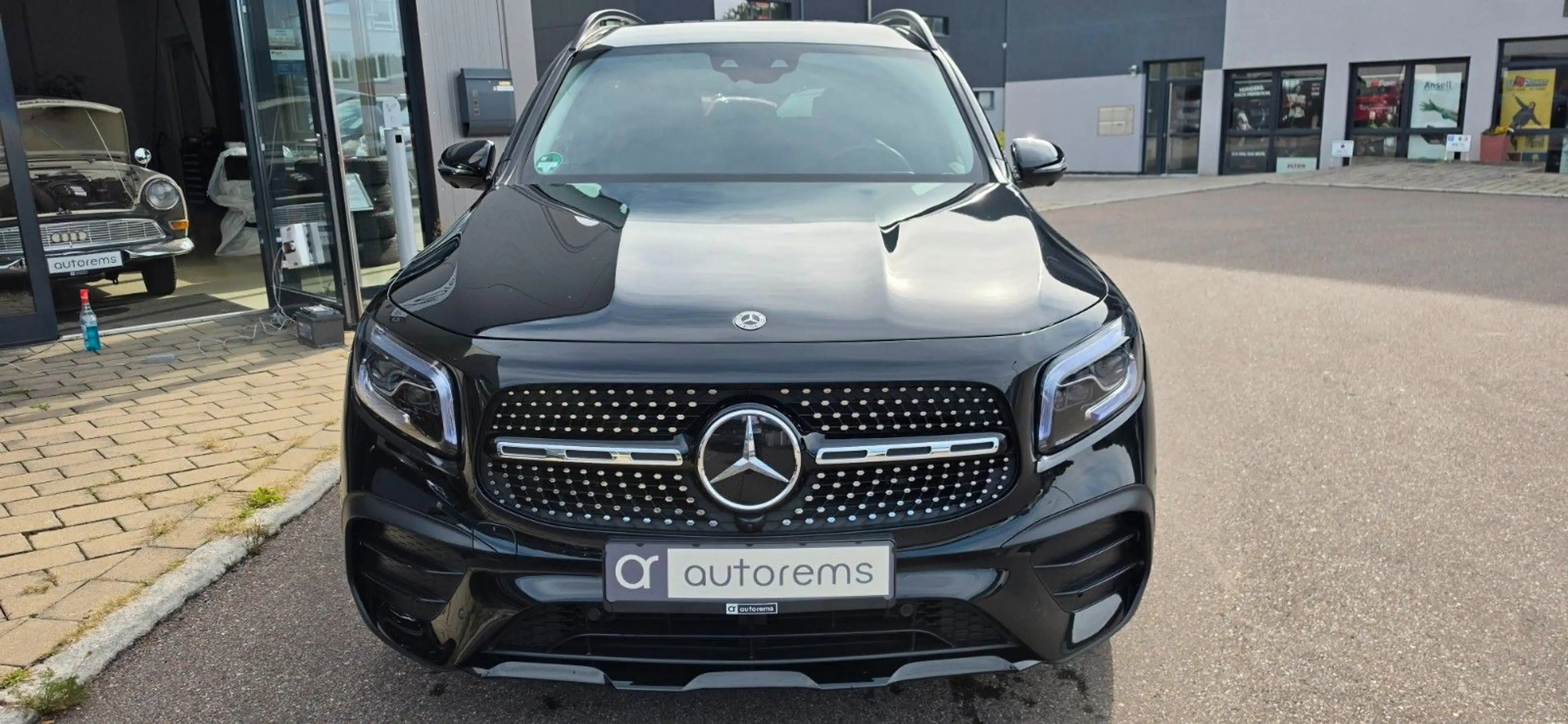 Mercedes-Benz GLB 250 *AMG-PAKET*ACC*ASSIST*AMBIENTE*BURMESTER* — photo 2