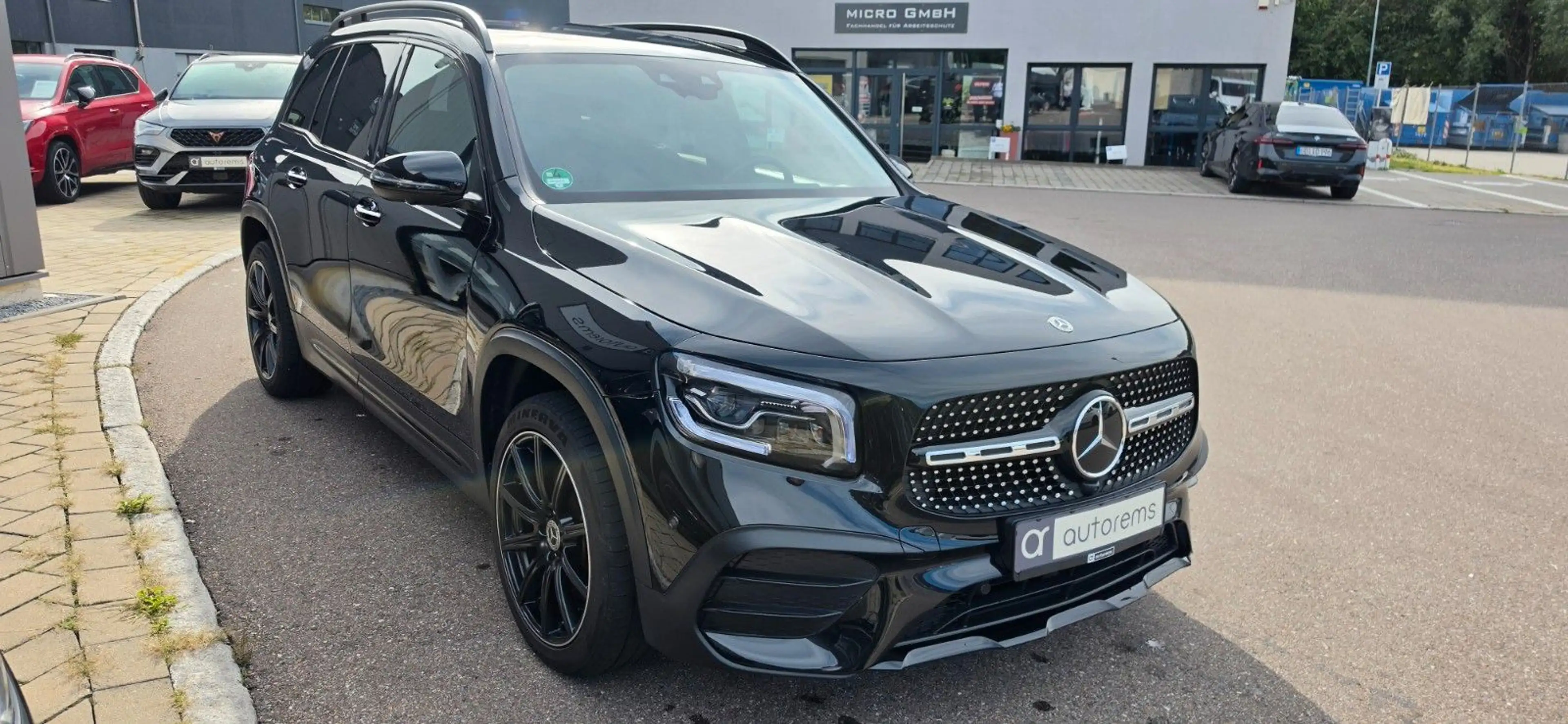 Mercedes-Benz GLB 250 *AMG-PAKET*ACC*ASSIST*AMBIENTE*BURMESTER* — photo 3
