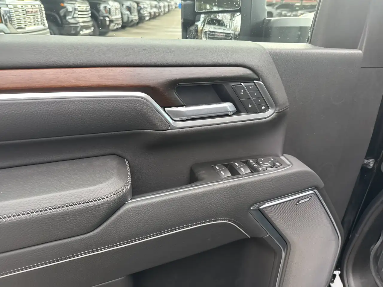 GMC Sierra 3500HD снимка GMC Sierra 3500HD