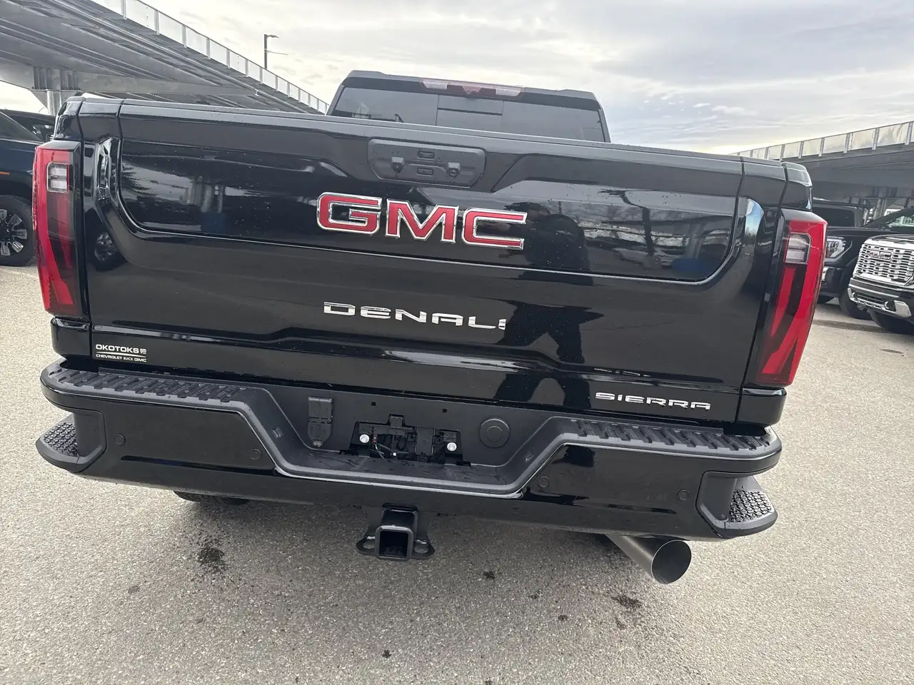 GMC Sierra 3500HD снимка GMC Sierra 3500HD