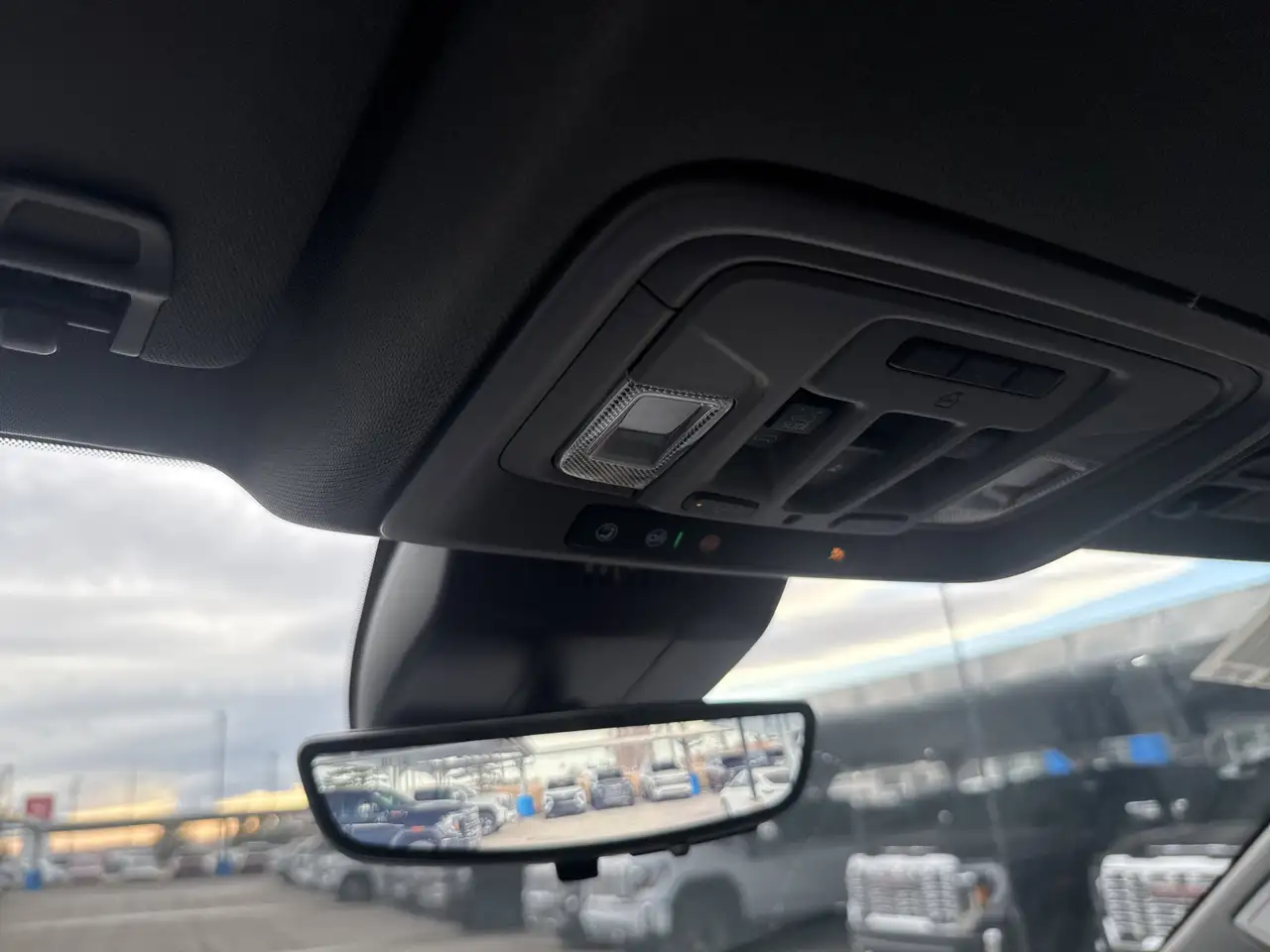 GMC Sierra 3500HD снимка GMC Sierra 3500HD