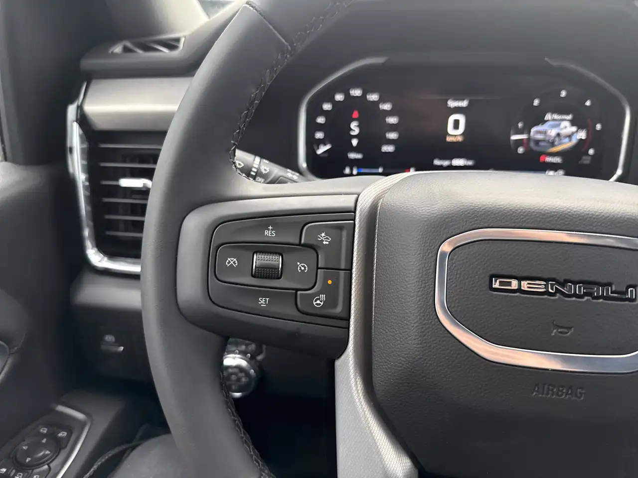 GMC Sierra 3500HD снимка GMC Sierra 3500HD