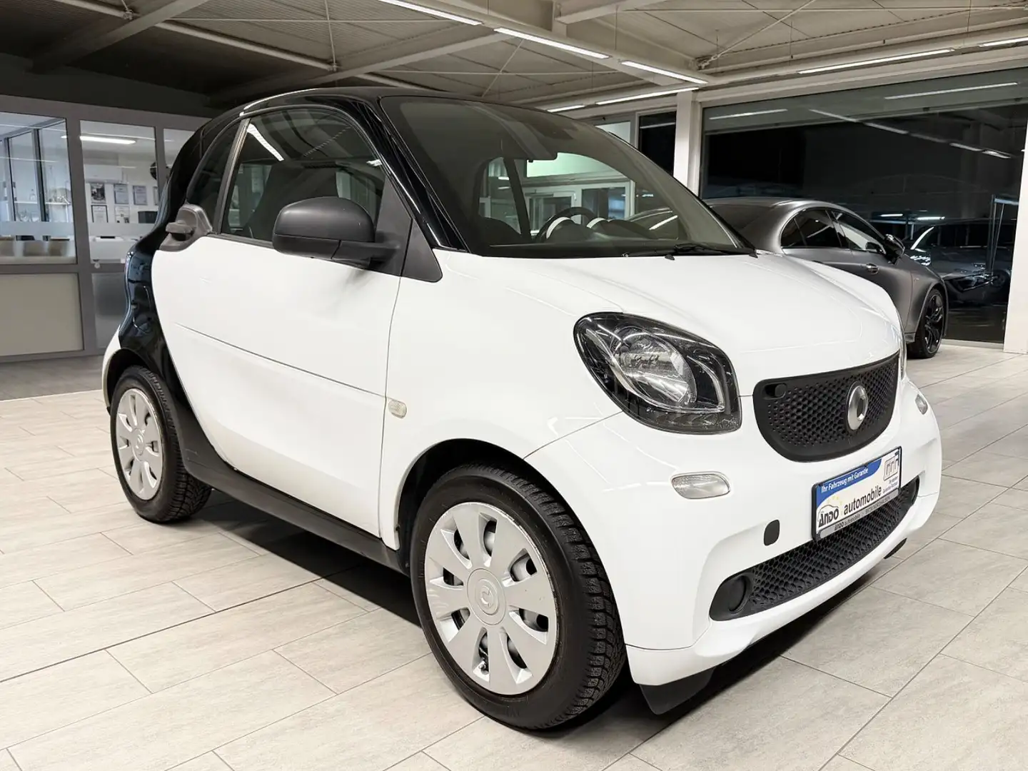 smart forTwo coupe Basis 52kW Klimaauto./Bluetooth Noir - 1