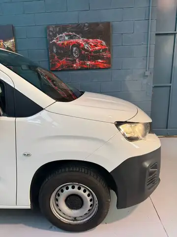 Peugeot Partner view 3