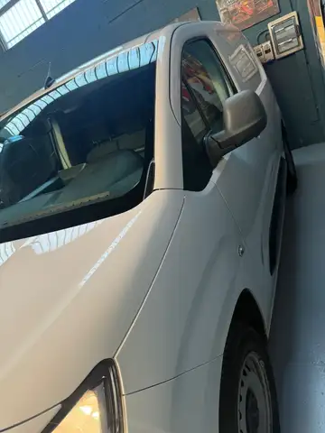 Peugeot Partner view 5