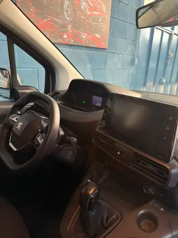Peugeot Partner view 9