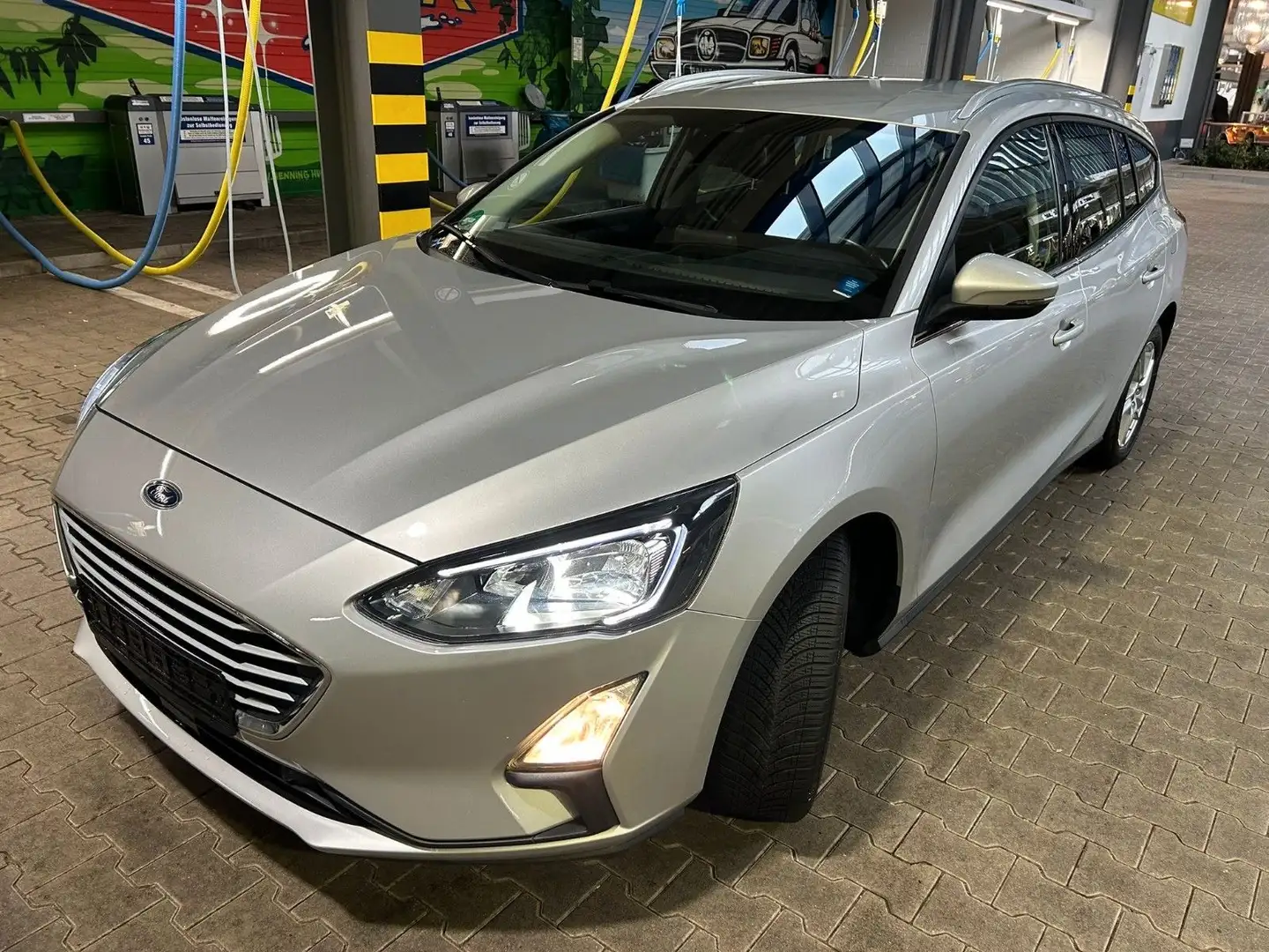 Ford Focus Turnier Cool & Connect * Winterpaket * Silber - 1
