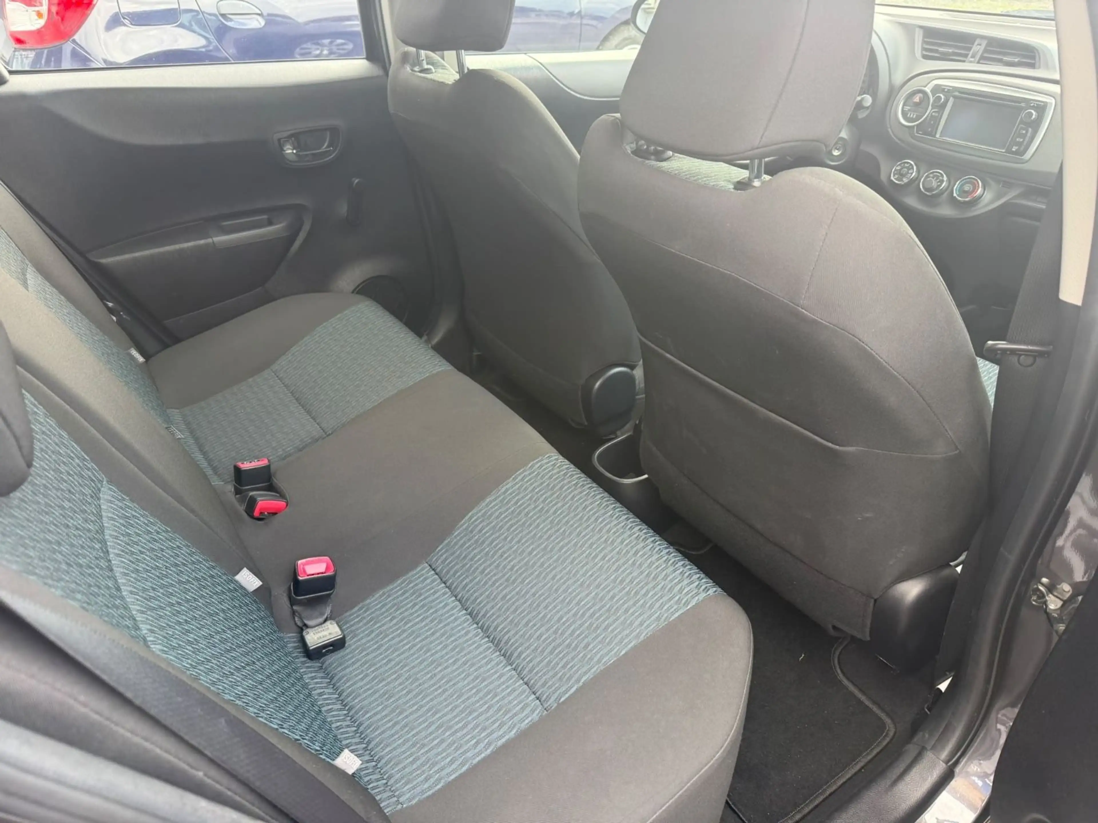 Toyota Yaris Life R-Kamera/1.Vorbesitzer.75TKm Garantie — photo 14