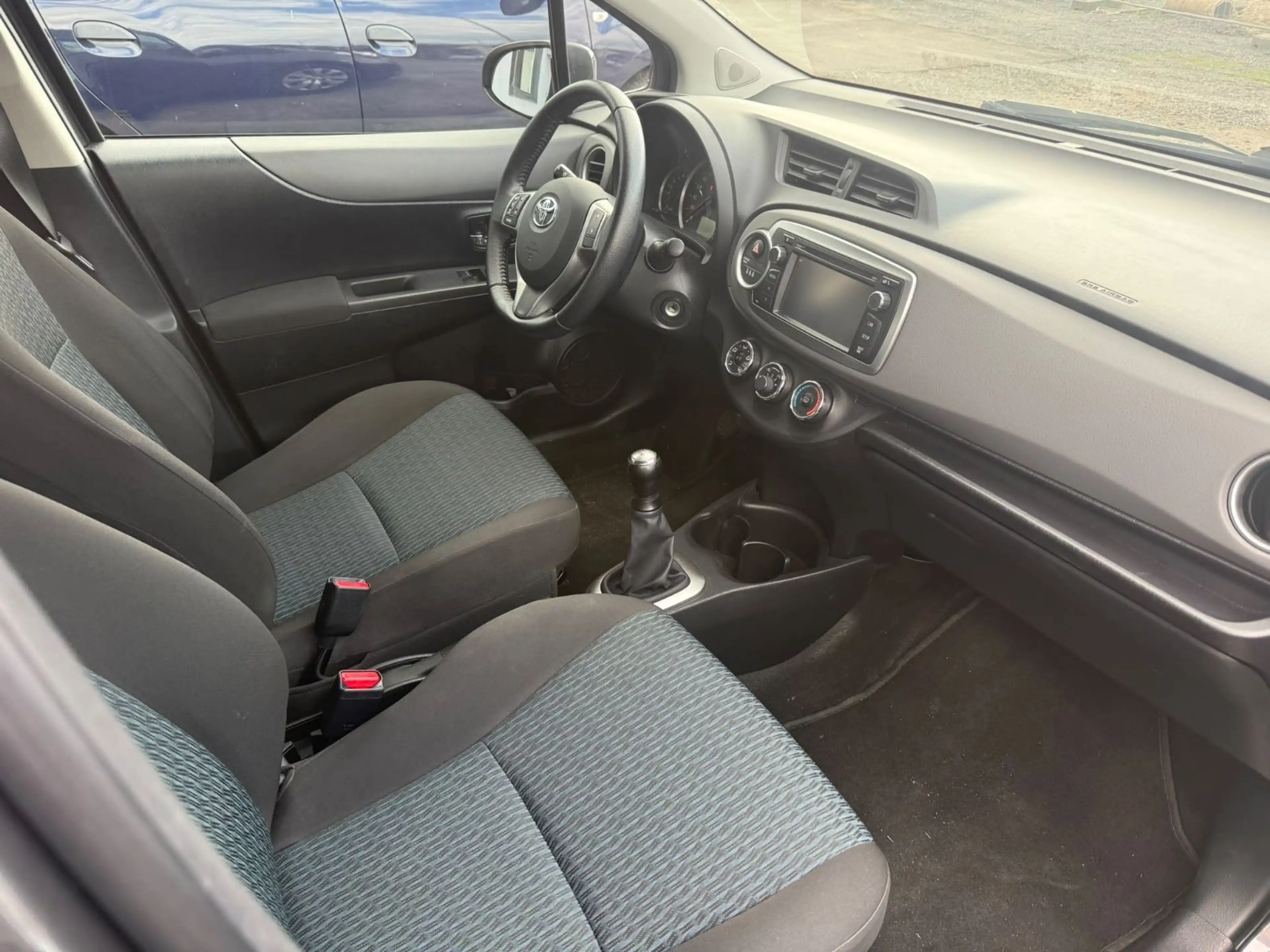 Toyota Yaris Life R-Kamera/1.Vorbesitzer.75TKm Garantie — photo 13