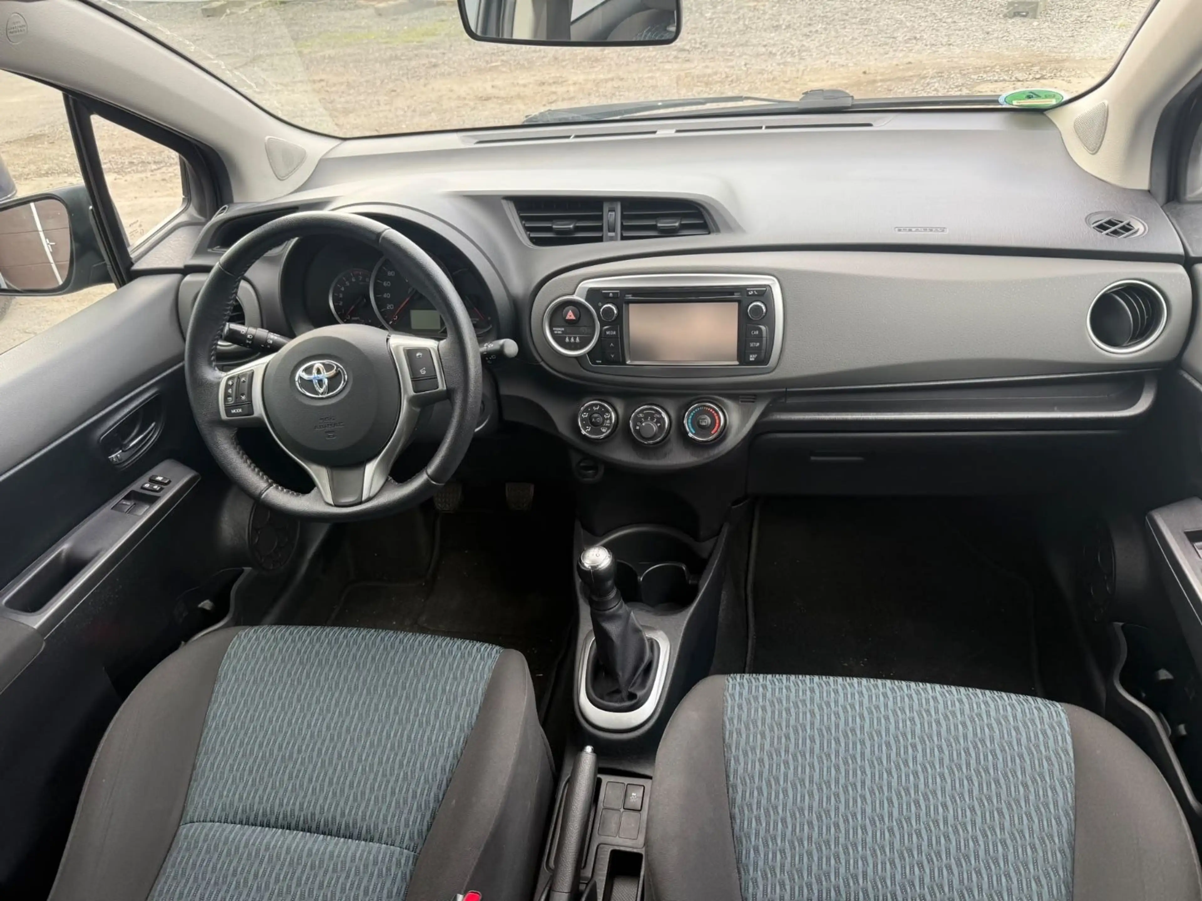 Toyota Yaris Life R-Kamera/1.Vorbesitzer.75TKm Garantie — photo 12