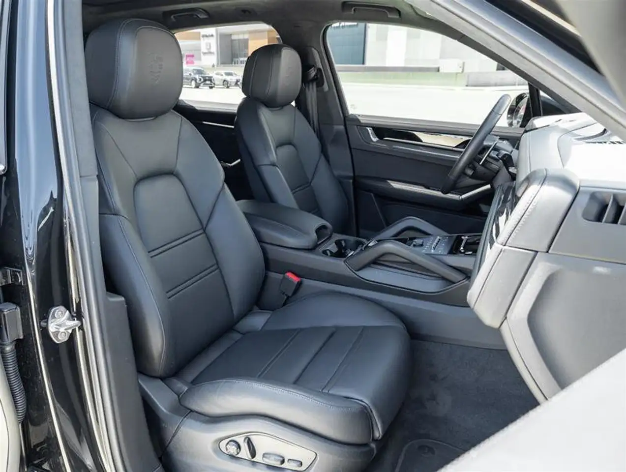 Porsche Cayenne снимка Porsche Cayenne