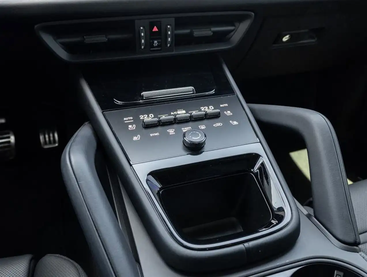Porsche Cayenne снимка Porsche Cayenne