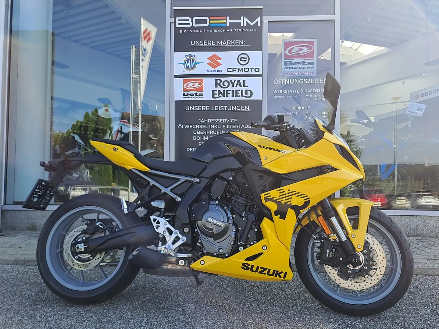 Suzuki GSX 8R - 2