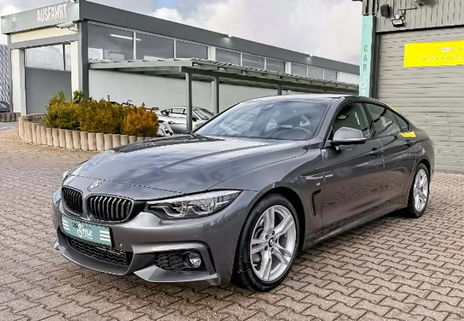 BMW 420 d M Sport Paket Navi prof. Head Up LED SHZ Grau - 1
