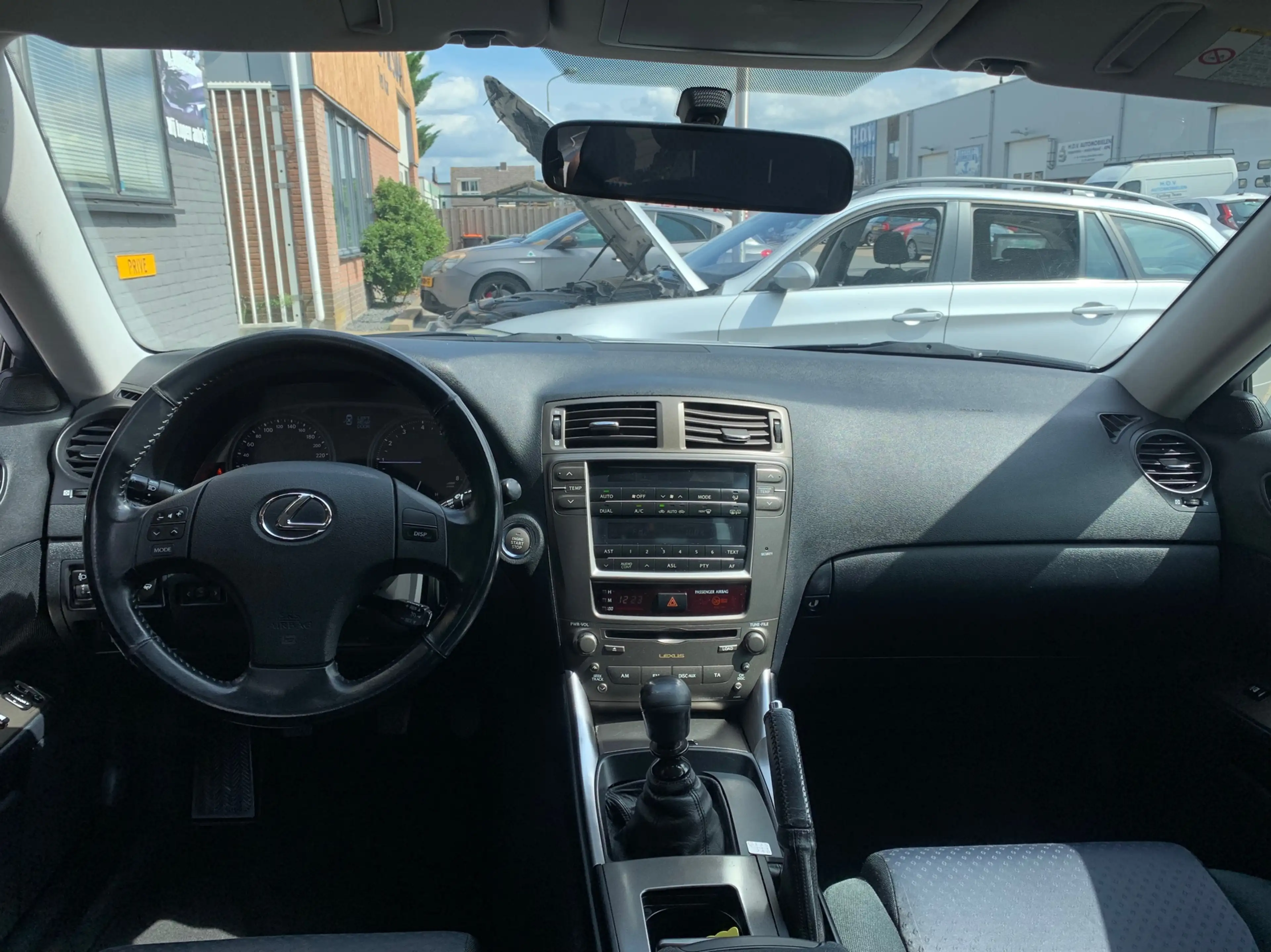 Lexus IS 250 Business|1e eig|NAP|Dealer OH|PDC|Airco|Cruise — photo 2