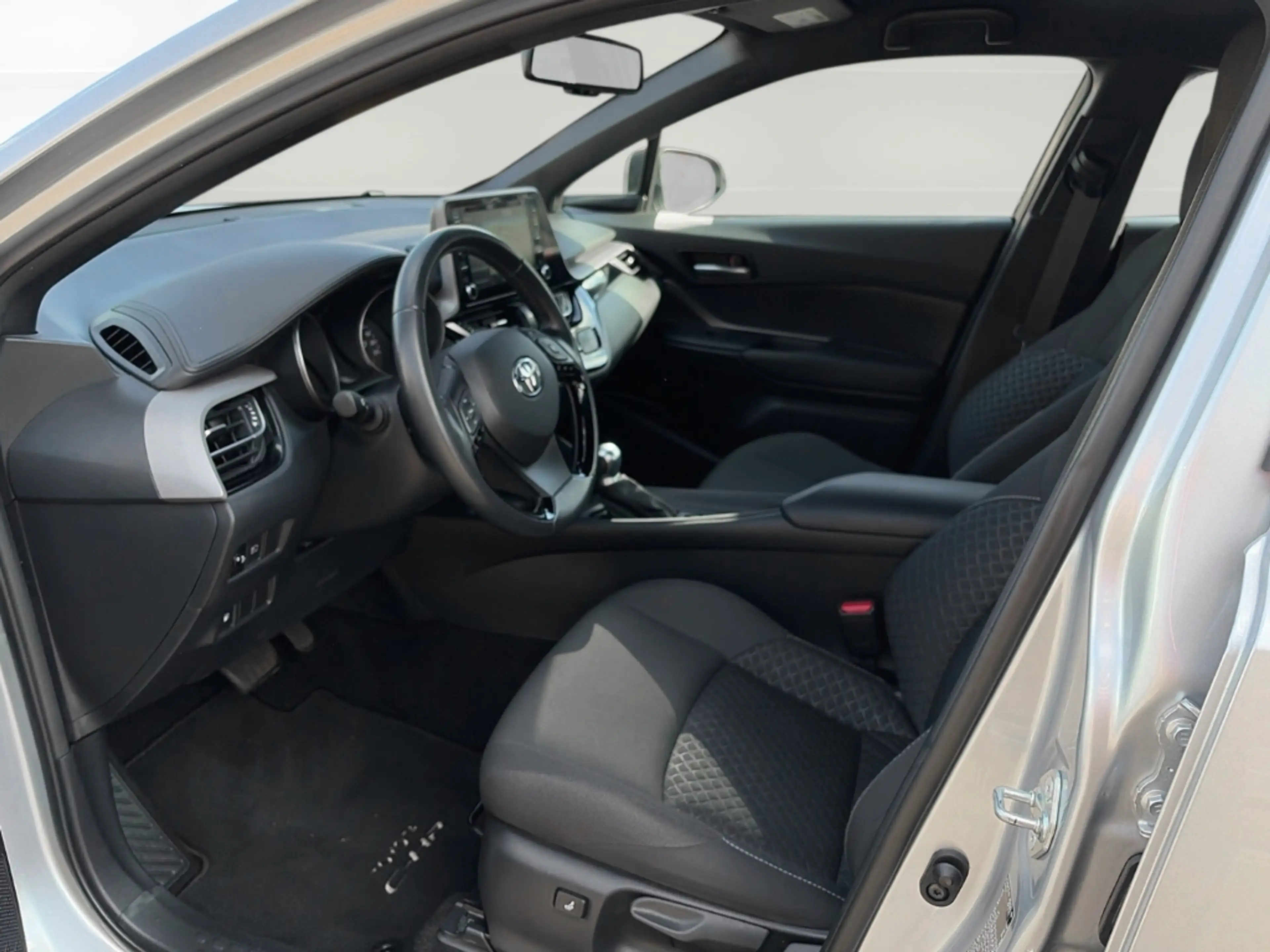 Toyota C-HR 2.0 Hybrid Business Edition +AHK +Kamera +Navi — photo 8