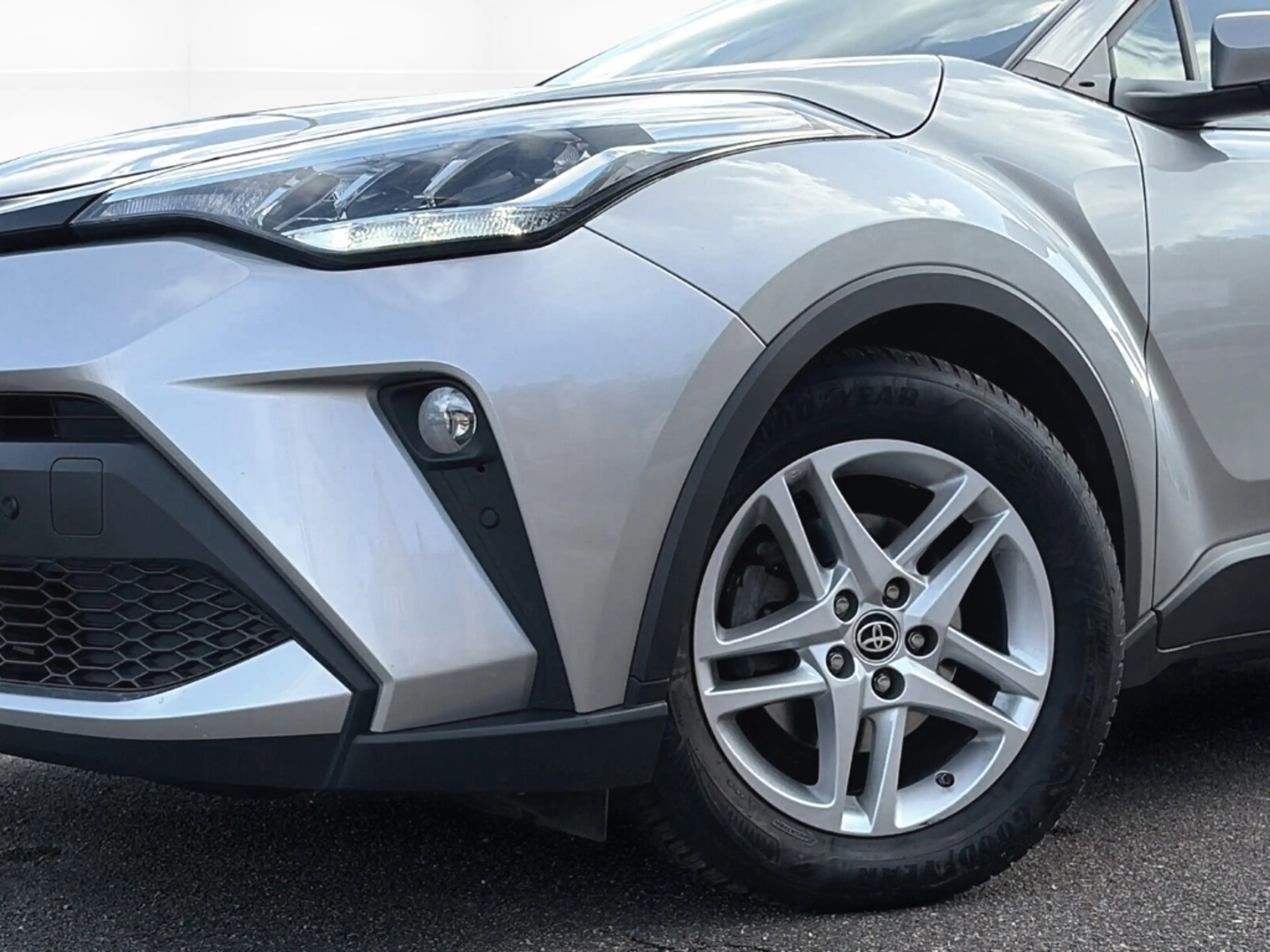 Toyota C-HR 2.0 Hybrid Business Edition +AHK +Kamera +Navi — photo 7
