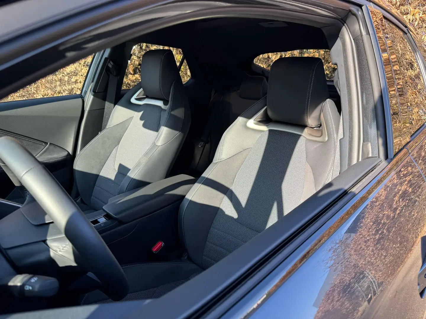 Toyota C-HR 1.8 Hybrid PREMIUM - 2