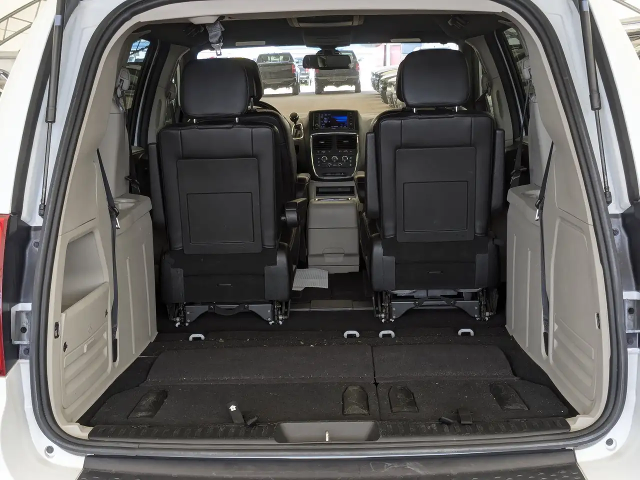 Dodge Grand Caravan снимка Dodge Grand Caravan