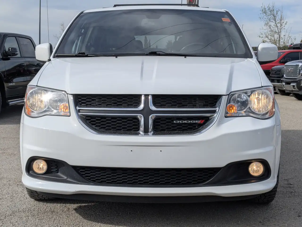 Dodge Grand Caravan снимка Dodge Grand Caravan