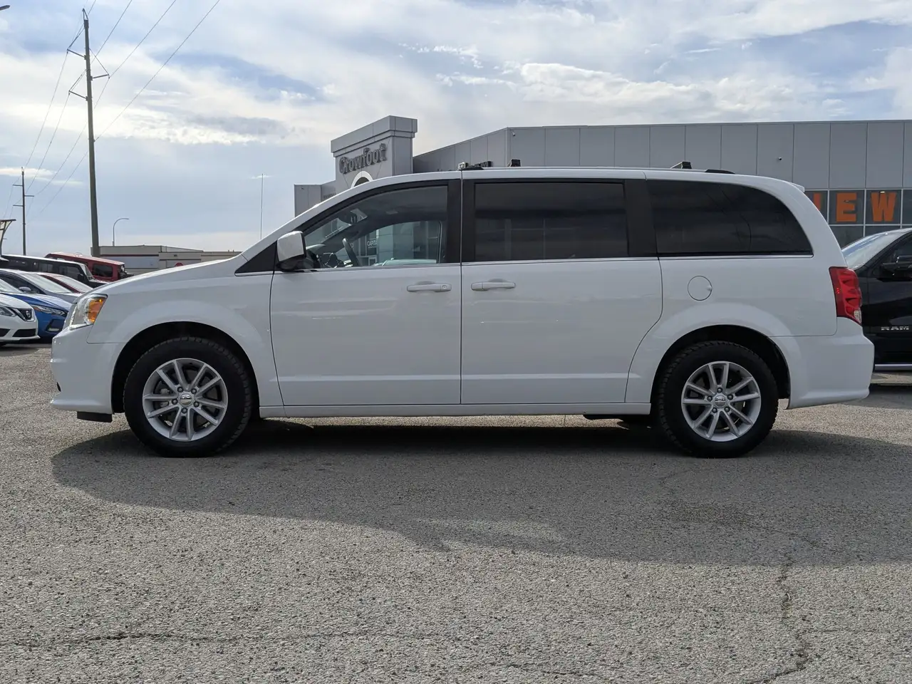 Dodge Grand Caravan снимка Dodge Grand Caravan