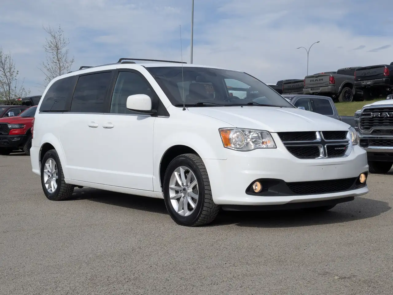 Dodge Grand Caravan снимка Dodge Grand Caravan