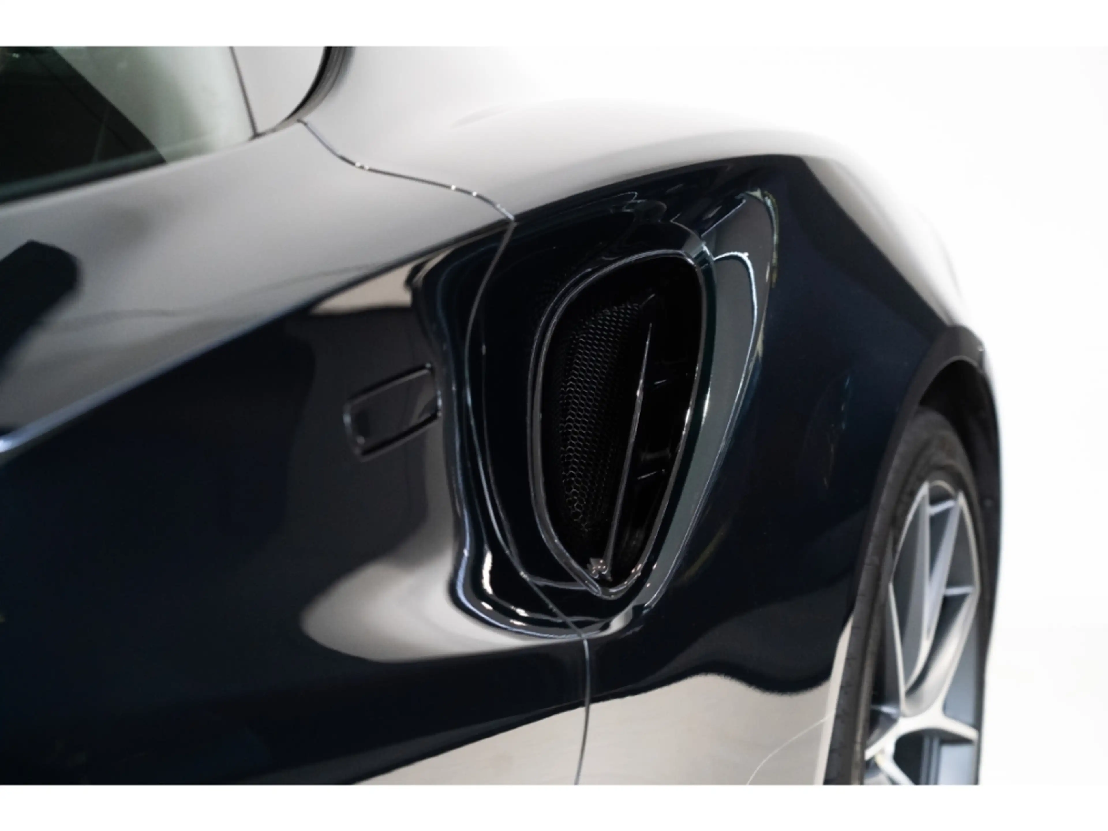 Lotus Emira 3.5 V6 298 kW SE *LOTUS HANNOVER* — photo 12