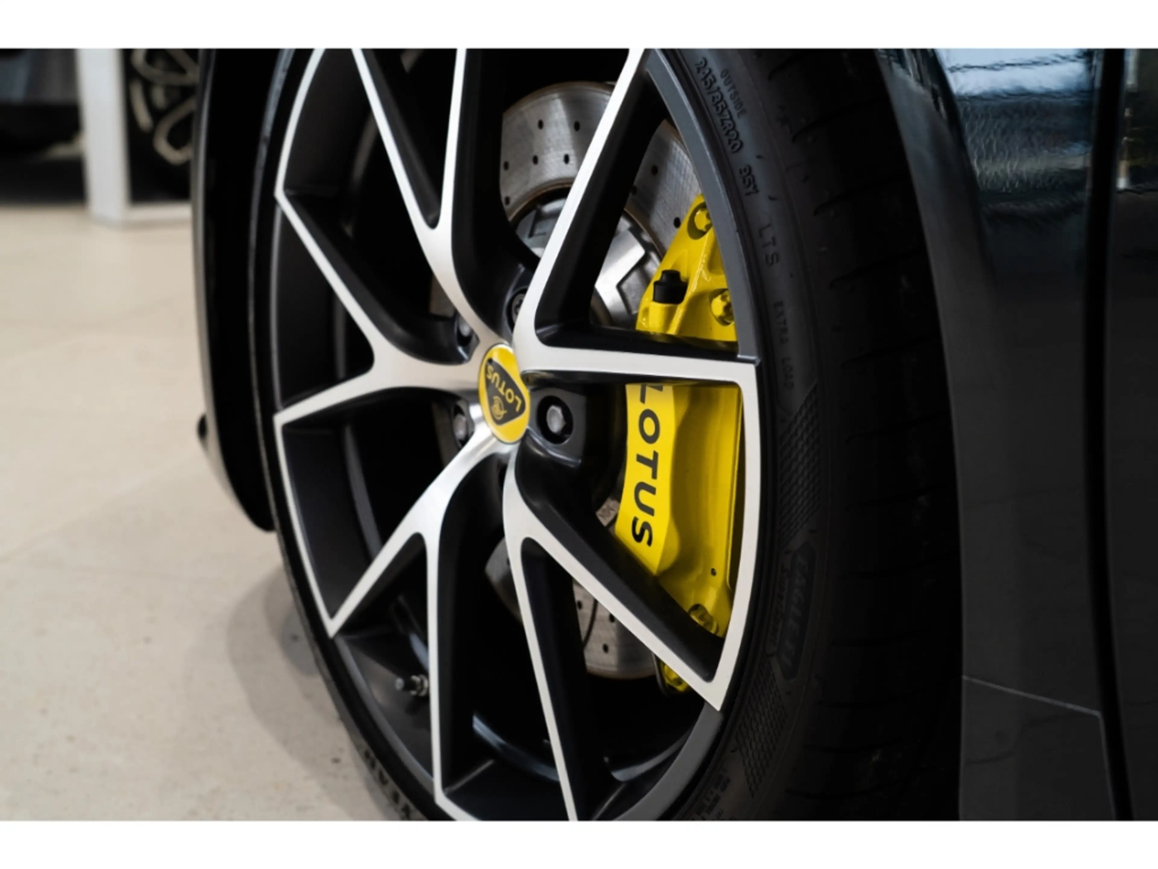 Lotus Emira 3.5 V6 298 kW SE *LOTUS HANNOVER* — photo 11