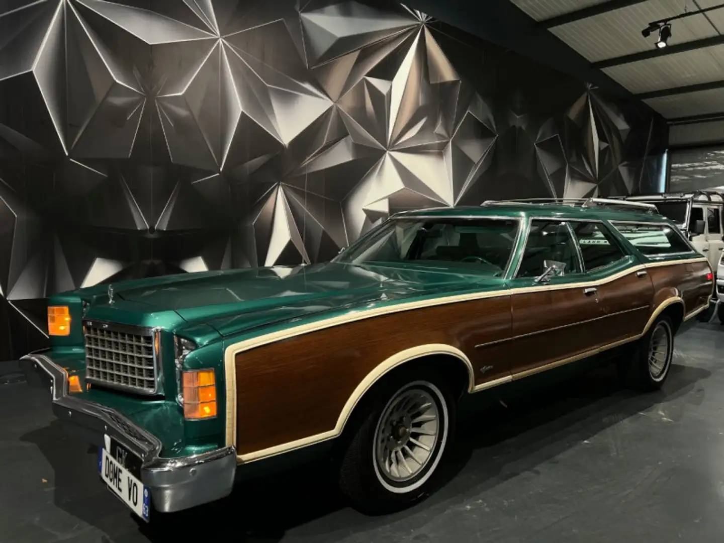 Ford M Country Squire V8 Cleveland 400M 5.8 - 1