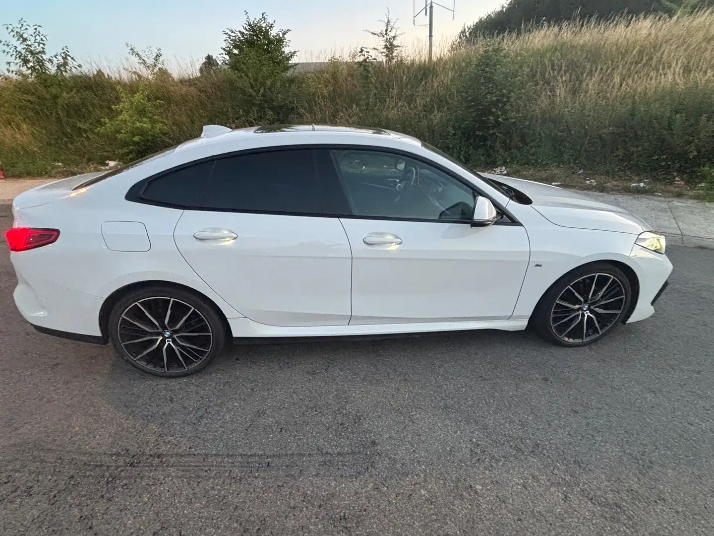 BMW 216 Gran Coupé 216 dA AdBlue Pack M !!!! Wit - 1