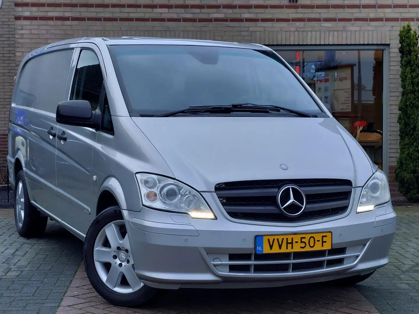Mercedes-Benz Vito 122 CDI 320 Lang | V6 | Nette auto | Luxe uitvoeri Plateado - 2