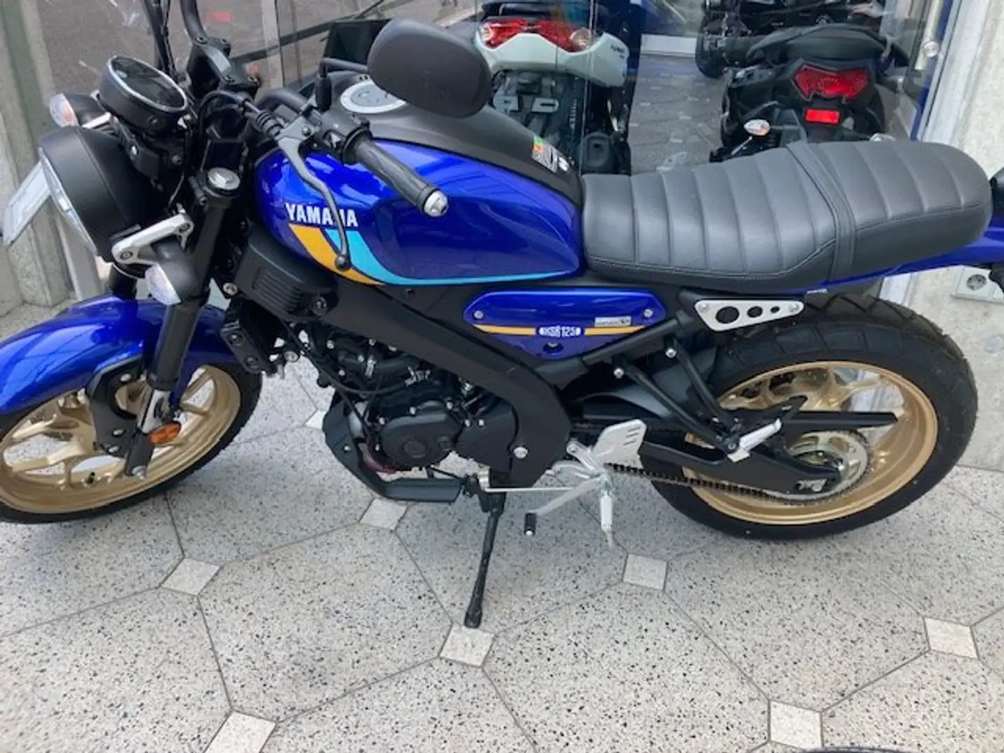 Yamaha XSR 125 Kék - 1