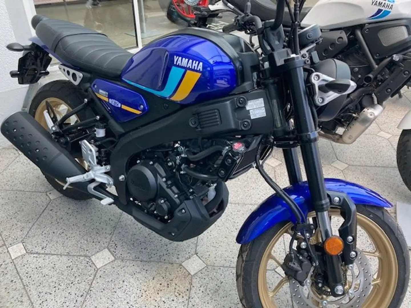 Yamaha XSR 125 Azul - 2