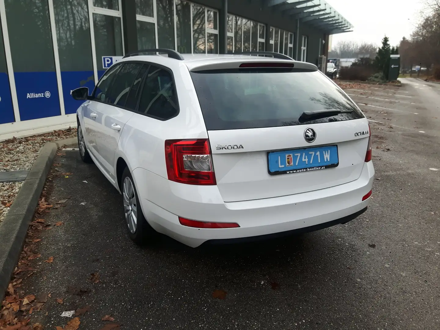 Skoda Octavia Octavia Combi 1,6 TDI 4x4 Ambition+ Ambition+ Weiß - 2