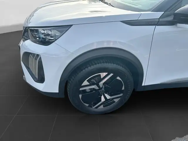 Peugeot 2008 view 7