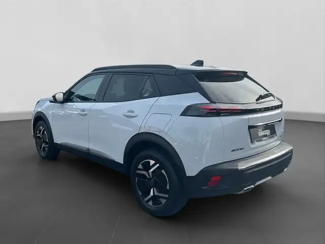 Peugeot 2008 view 2