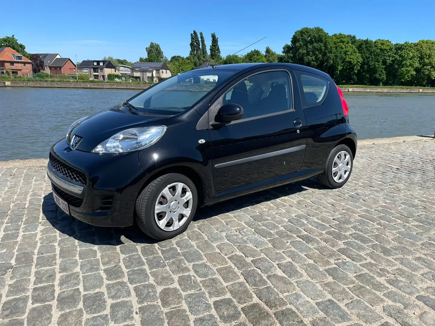 Peugeot 107 Noir - 1