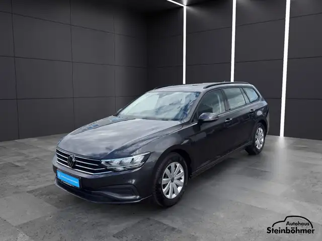 Volkswagen Passat view 2