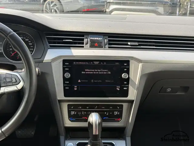 Volkswagen Passat view 25