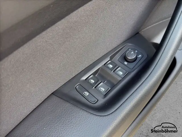 Volkswagen Passat view 16