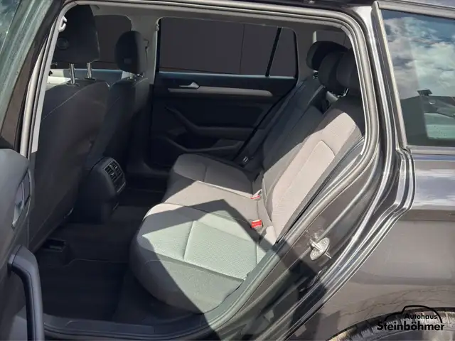 Volkswagen Passat view 15
