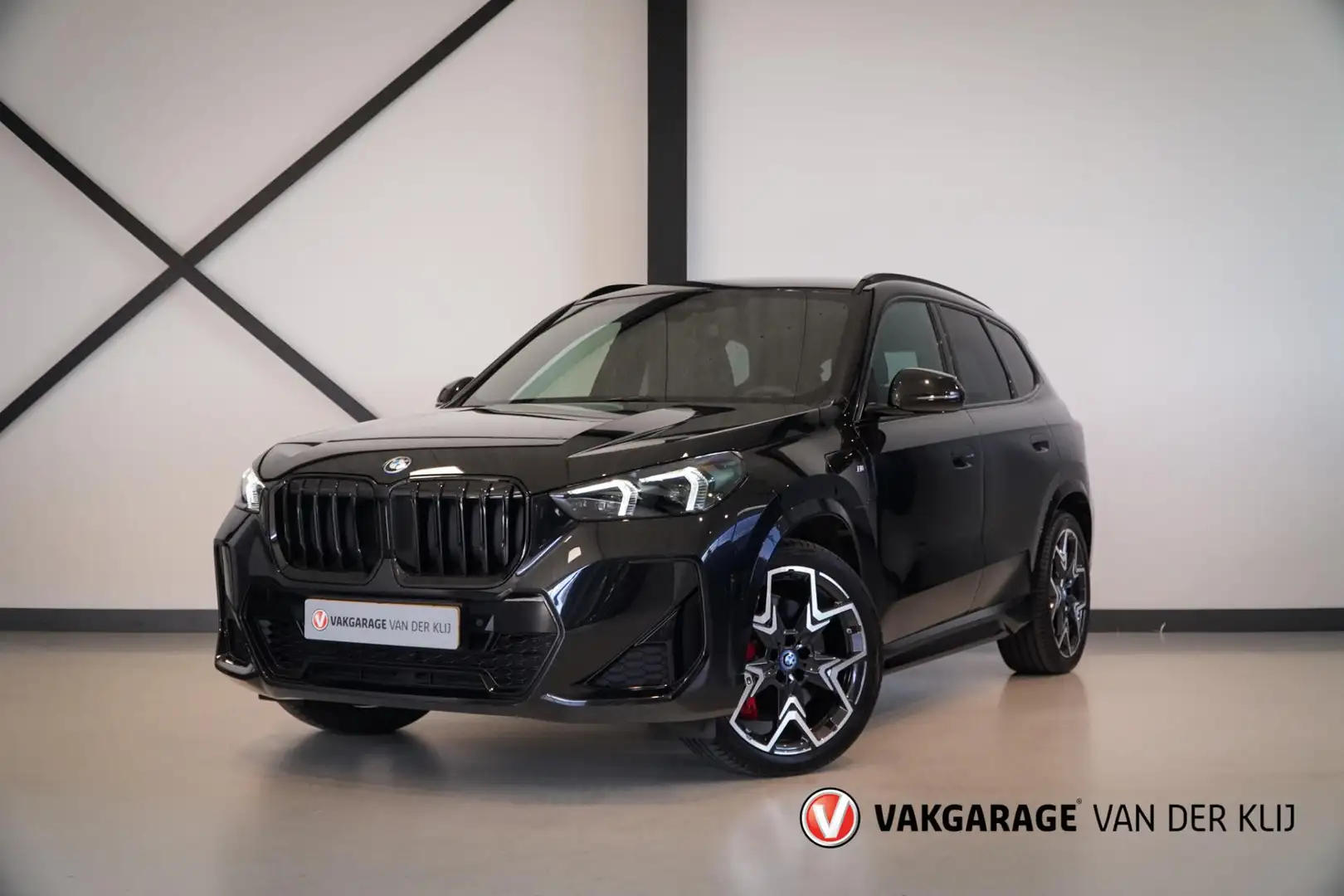 BMW X1 XDrive30e M-Sport Pro | Driving Ass. + | Trekhaak Schwarz - 1